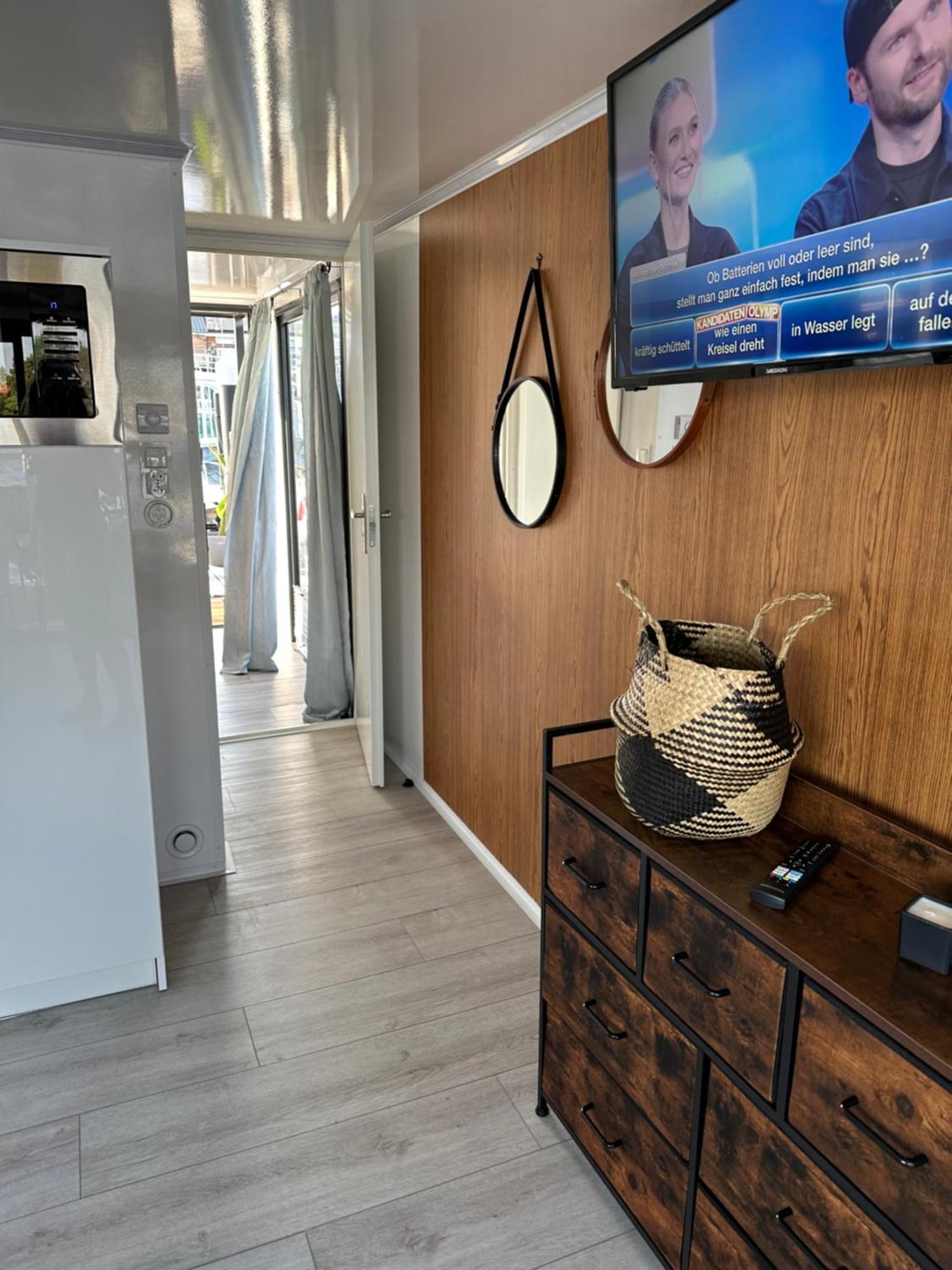 Premium Hausboot Trave Traum Daire Lübeck Dış mekan fotoğraf
