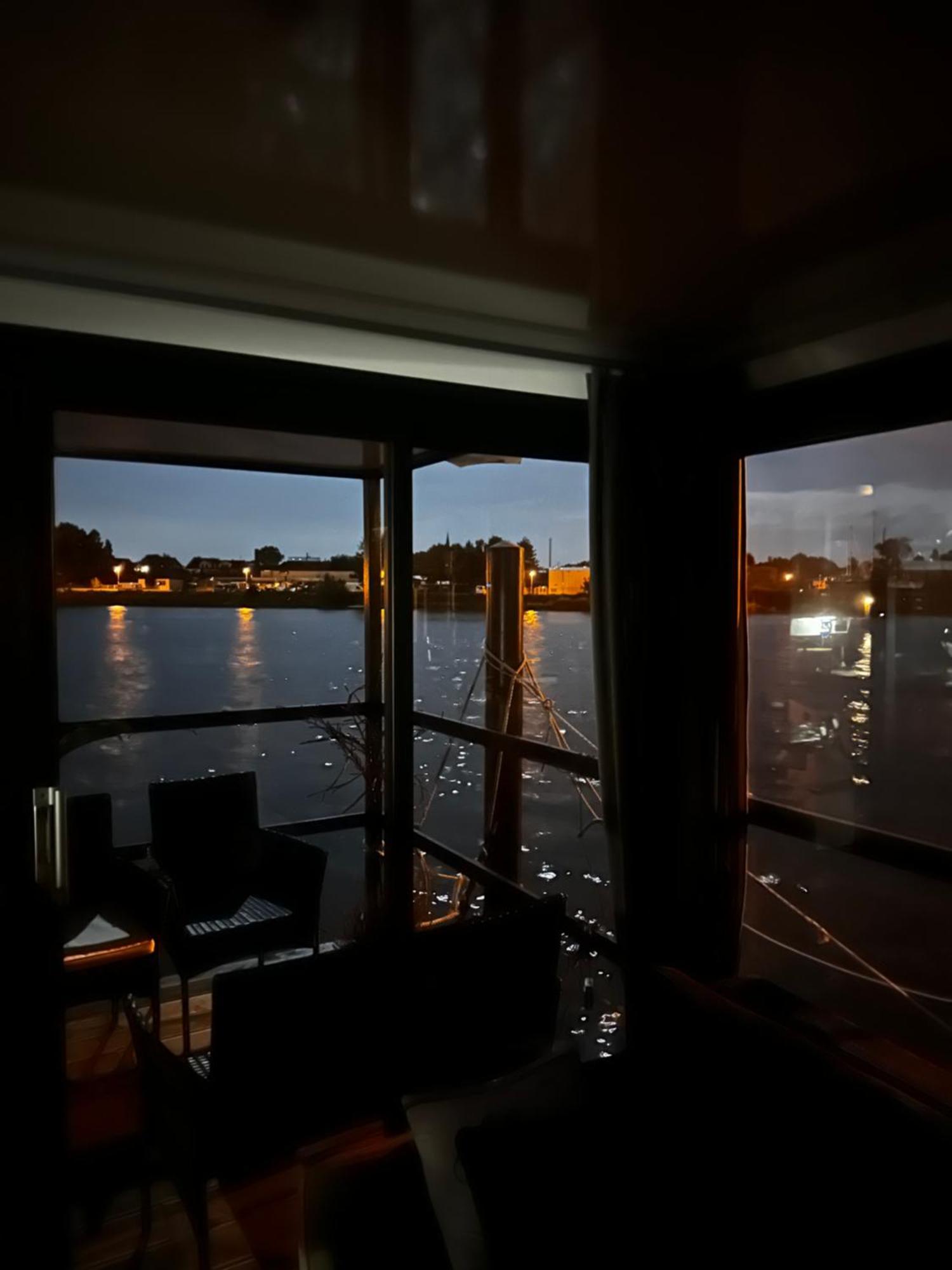 Premium Hausboot Trave Traum Daire Lübeck Dış mekan fotoğraf